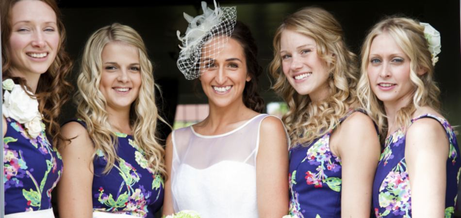 If you're looking for bespoke
couture or for dressmaking alterations to your own clothes, Longland
Couture can help.